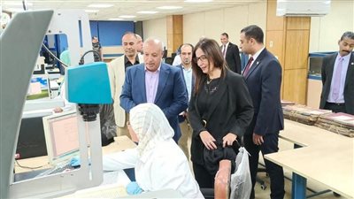 وزيرة الثقافة: معامل الترميم بدار الكتب خط الدفاع الأول عن الذاكرة الوطنية