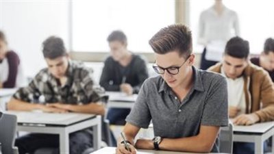لأول مرة في مصر.. طلاب الثانوية يخوضون تجربة التداول في البورصة تحت إشراف متخصصين