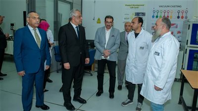 وزير الدولة للإنتاج الحربي يشدد على الحوكمة والتطوير المؤسسي وتحفيز الابتكار بمركز التميز العلمي والتكنولوجي