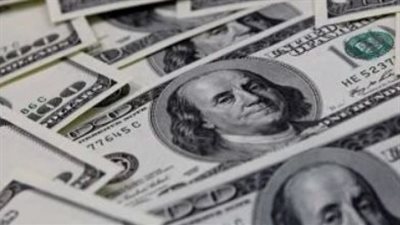 للمستثمرين والمواطنين.. تفاصيل أسعار العملات وسعر الدولار الرسمي في البنوك اليوم.