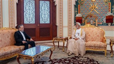 سلطان عمان يبحث مع وزير الخارجية الإيراني تطورات المنطقة وجهود خفض التصعيد