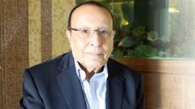 المخرج القدير محمد فاضل في قبضة الشائعات: حقيقة الأزمة القلبية ورسالة 