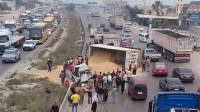 حادث مأساوي على الطريق الصحراوي بالإسكندرية.. 5 مصابين في انقلاب ميكروباص