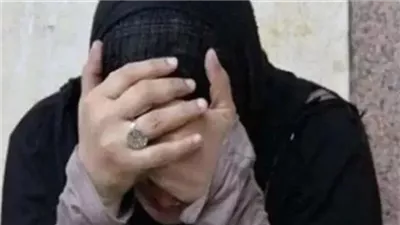 “أنا عايزة أحضن عيالي”.. حكاية أم بدأت بفرح وانتهت بصرخة وجع والسبب غيرة الجدة 