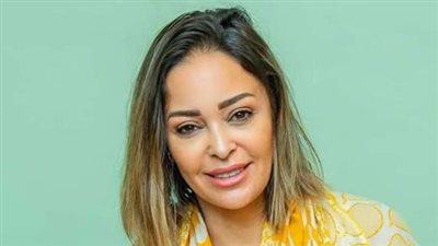 داليا البحيري تختار الفضي لمنافسة الزيتي في إطلالة أيقونية تخطف القلوب