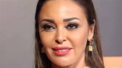 أناقة داليا البحيري في 2026.. كيف تنسقين الفستان الزيتي مع الإكسسوارات الفضية؟