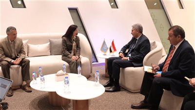 فتحي يبحث مع الممثل المقيم لبرنامج الأمم المتحدة الإنمائي تعزيز السياحة المستدامة وحماية التراث الحضاري