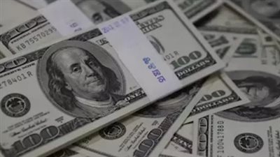 هل يتجه الدولار للانخفاض؟ قراءة في استقرار أسعار العملة الأمريكية بالبنوك المصرية