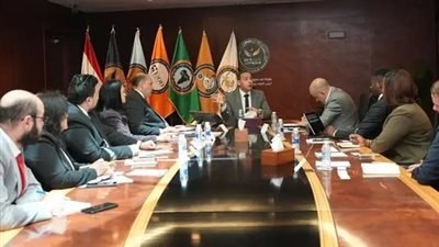 رئيس الرقابة المالية في لقائه بوفد بلومبرج العالمية: الأولوية لتعميق سوق رأس المال وتوسيع قاعدة المستثمرين