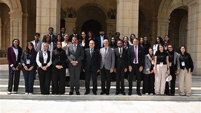 رئيس الشيوخ يستقبل وفد طلابي ويؤكد: الشباب أساس بناء الدولة