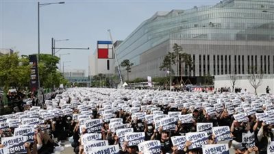 ثورة موظفي سامسونج.. لماذا يطالب العمال بتغيير سياسة مكافآت الأداء فوراً؟