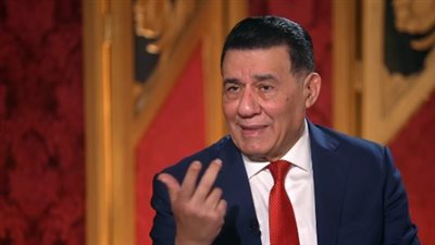 مدحت شلبي يهاجم صفقة الأهلي الجديدة.. كامويش مكانه في 