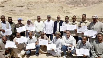 وزير السياحة والآثار ومحافظ الأقصر يفتتحان مقبرتي أمنحتب رابويا وابنه ساموت بالبر الغربي 