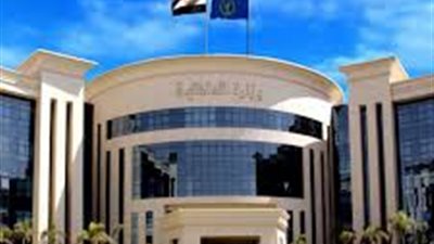الداخلية تكشف حقيقة فيديو “الاعتداء داخل مصعد” وتضبط ناشره