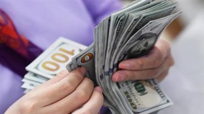 تحديثات سوق الصرف.. سعر الدولار يحافظ على مستوياته فوق 52 جنيهاً في البنوك المصرية