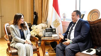 وزيرة الإسكان تبحث مع نقيب المهندسين تعزيز التعاون لدعم القطاع الهندسي