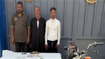 ضبط عناصر جنائية ظهرت في فيديو اعتداء بالمنيا.. والمتهم: خلافات مالية