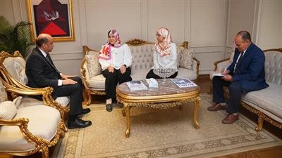 رئيسة القومي للطفولة ومحافظ قنا يفتتحان فرع المجلس بالمحافظة