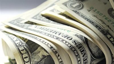 السياسات النقدية والتدفقات الخارجية: أسباب ثبات سعر الدولار في البنوك المصرية الآن