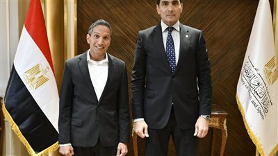 وزير الشباب والرياضة يستقبل البطل المصري المشارك في سباق ماراثون الرمال بالمغرب
