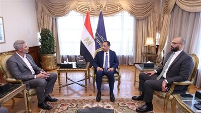 وزير الاتصالات يبحث مع أمازون ويب سيرفيسز التوسع في استثمارات مصر