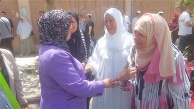 وكيل التضامن بالإسكندرية تودع ضيوف الرحمن وتؤكد توفير رحلة آمنة وميسرة
