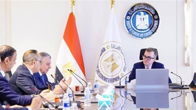 وزير التخطيط يبحث تطوير المدفوعات الرقمية وتعزيز التحول الرقمي
