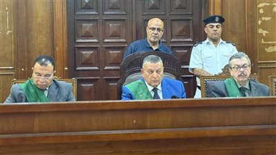السجن 15 عامًا لأب أجبر ابنته على تعاطي الحشيش 