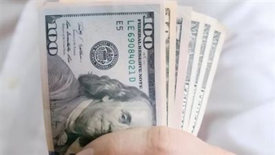 كيف يؤثر استقرار أسعار الصرف على حركة الاقتصاد المصري في الوقت الراهن؟