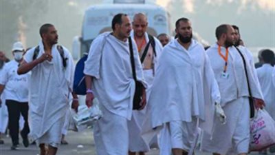 ملايين الحجاج يبدأون أول أيام التشريق في منى وسط أجواء روحانية مهيبة