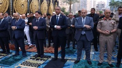في أجواء إيمانية مبهجة: المحافظون يؤدون صلاة عيد الأضحى مع جموع المواطنين بالمحافظات
