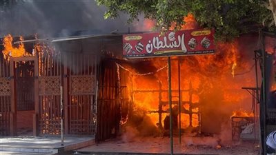 حريق هائل يلتهم كافيه ومطعم بمدينة نصر.. وخسائر مادية دون إصابات