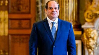 في مشهد مهيب: الرئيس السيسي يؤدي صلاة عيد الأضحى وسط كبار المسؤولين