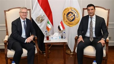 وزير الصناعة يبحث مع سفير أيرلندا فرص توطين التكنولوجيا وتعزيز الاستثمارات الصناعية في مصر