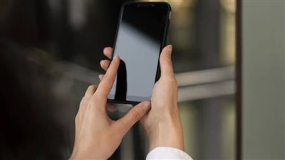 شاشة iPhone لا تستجيب؟ دليلك الشامل لإصلاح العطل دون زيارة مركز الصيانة