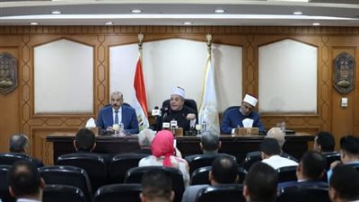 أيمن عبدالغني: 163 ألف طالب وطالبة يؤدون امتحانات الثانوية الأزهرية داخل 581 لجنة