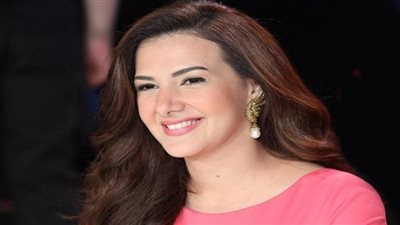 دنيا سمير غانم والعمل الإنساني.. تجربة استثنائية من العطاء والمحبة