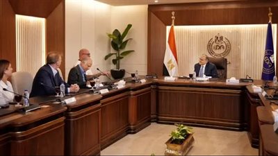 شراكات دولية وتكنولوجيا متقدمة.. هيئة الدواء المصرية تفتح آفاقًا جديدة لتوطين صناعة المواد الخام الدوائية
