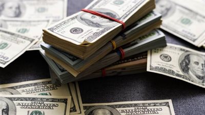 هل يتغير مسار الدولار؟ رصد لأسعار الصرف في البنوك المصرية اليوم