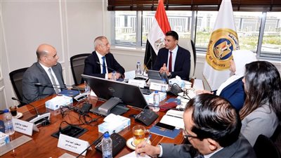 الصناعة تبحث تعزيز التعاون مع الأكاديمية العربية للتكنولوجيا