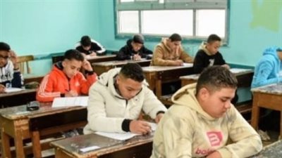تعليم الجيزة توجه بالدقة في تصحيح ورصد درجات الشهادة الإعدادية