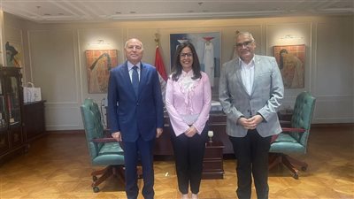 وزيرة الثقافة ومحافظ القاهرة يبحثان تطوير الوصول لمسارح وسط القاهرة