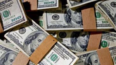 استقرار أسعار الصرف: توازن في حركة تداول الدولار اليوم بالبنوك