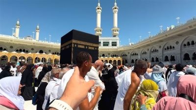 من الحرير والذهب: تفاصيل صناعة وتركيب كسوة الكعبة المشرفة لعام 2026
