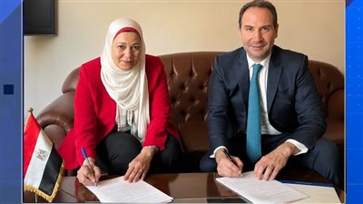 وزارة العمل توفر وثيقة تأمين طبية واجتماعية حصرية للمصريين العاملين في لبنان
