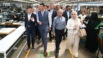 وزير الصناعة يتفقد مصانع استراتيجية ببني سويف ويؤكد أولوية الصناعات الغذائية والملابس الجاهزة في رؤية مصر 2030