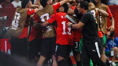 حسام حسن يتغنى بمساندة الجماهير بعد فوز مصر التاريخي في المونديال