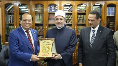 جامعة الأزهر تبحث التعاون الأكاديمي مع جامعة ماليزية