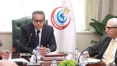 خالد عبدالغفار يوجه بتسريع مشروعات تطوير المستشفيات والمعاهد التعليمية