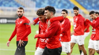 شوبير يكشف موقف الأهلي من رحيل زيزو وإمام عاشور